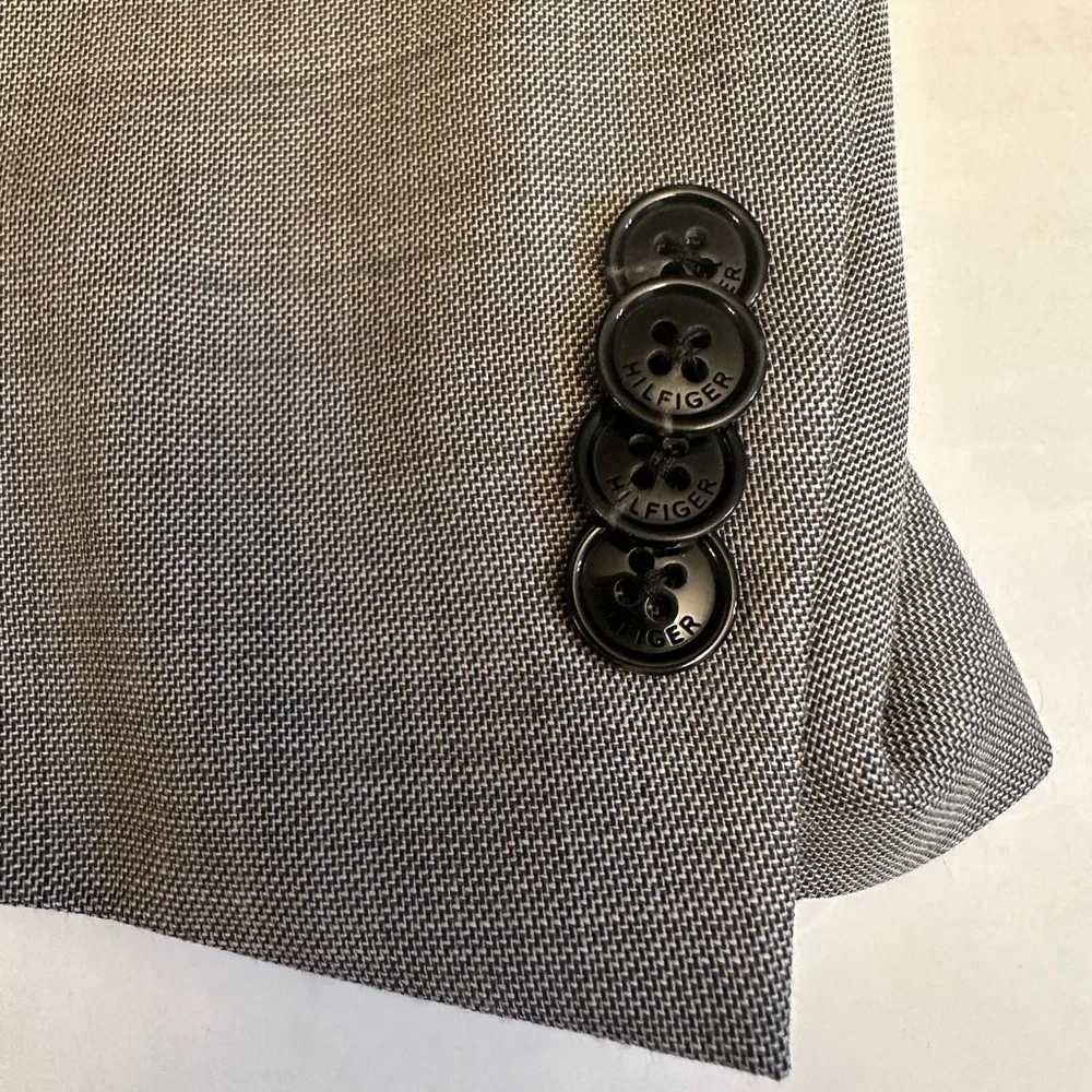 Tommy‎ Hilfiger 100% Wool Blazer Mens Size 44L Gray Sport Coat Mint Condition